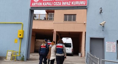 Cinsel istismar suçundan aranan kadın yakalandı