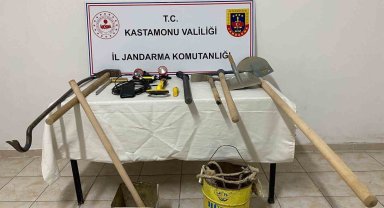 Define avcılarına suçüstü baskın: 5 gözaltı