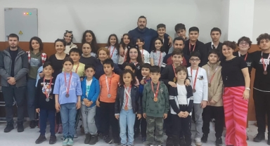 Giresun'da Gençlik Haftası Satranç Turnuvası büyük ilgi gördü