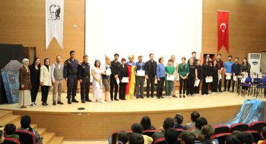 Giresun'da, ilkokul ve özel eğitim öğrencileri tiyatro şöleni yaşadı