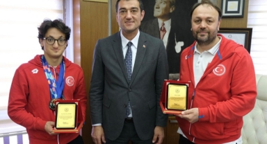 Giresunlu şampiyon yüzücüden Başkan Köse'ye ziyaret