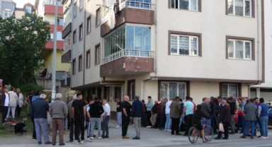 İple asılı halde ölü bulundu