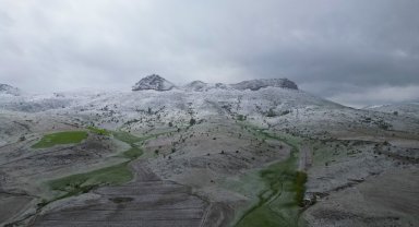 Karadeniz'in yüksek kesimlerinde kar etkili oldu