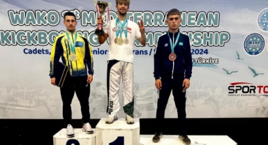 Kick Boks Şampiyonasına Giresunlu sporcular damga vurdu