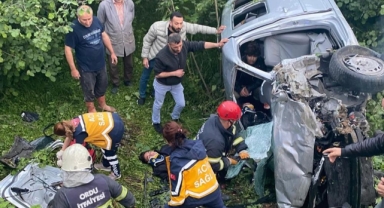 Kontrolden çıkan araç bahçeye uçtu: 5 yaralı