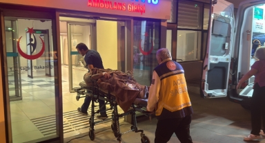 Taksi şoförünü bıçaklayıp başına kazmayla vurdu!