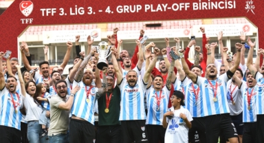 TFF 2. Lige Yükselen Erbaaspor Kupasını Aldı