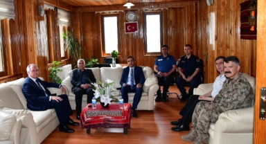 Vali, personellerinin darp ettiği belediye başkanını ziyaret etti