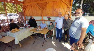 100. yaşına komşularının sürpriziyle girdi