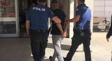 Araç hırsızlığından aranıyordu: Alkollü ve ehliyetsiz araç kullanırken yakayı ele verdi