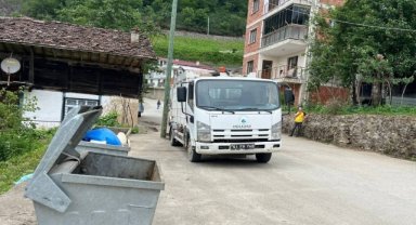 Çöp kamyonu ile direk arasında sıkışan işçi öldü