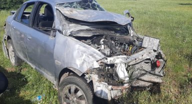 Devrilen otomobildeki 1 kişi öldü, 2 kişi yaralandı