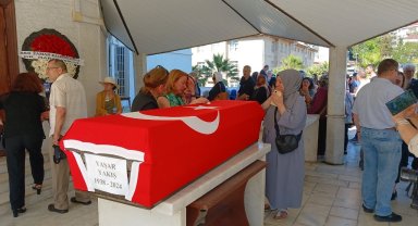 Eski Bakan Yaşar Yakış son yolculuğuna uğurlandı