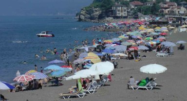 Karadeniz sahilleri tıklım tıklım