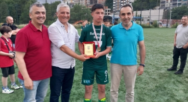 Kral tacını Burak Emir taktı