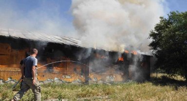 Kümes alev alev yandı: 20 bin adet canlı civciv telef oldu
