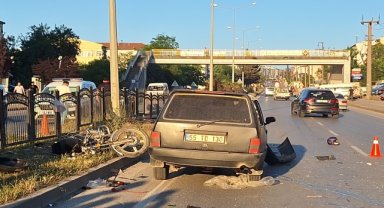 Otomobille çarpışan motosikletin sürücüsü öldü