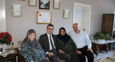 Şehit ailelerini bayramda yalnız bırakmadılar