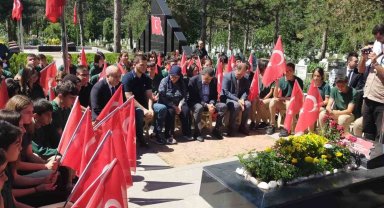 Şenay öğretmen şahadetinin 7. yılında kabri başında anıldı