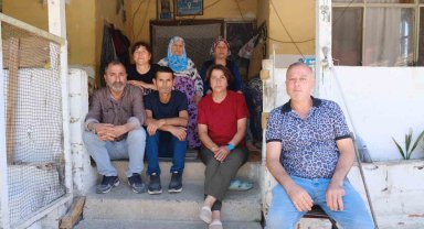 Yılanlar kabusları oldu: Ellerinde silahlarla nöbet tutuyorlar