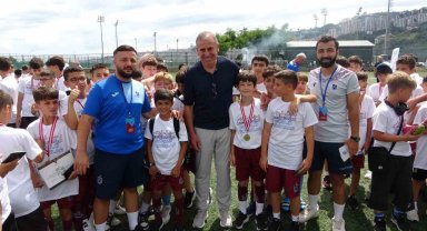 Abdullah Avcı geleceğin futbol yıldızları ile bir araya geldi