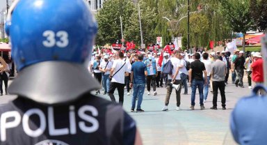Ankara yürüyüşüne polisten engel...