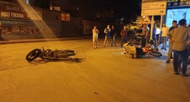 Bafra'da 2 motosiklet çarpıştı...