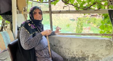 Baraj suları evinin duvarına dayandı: 75 yaşındaki Sebaha Nine köyde mahsur kaldı