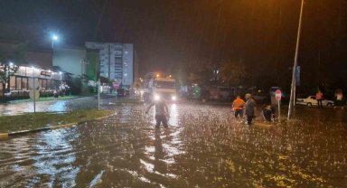 Çarşamba'yı sel aldı!