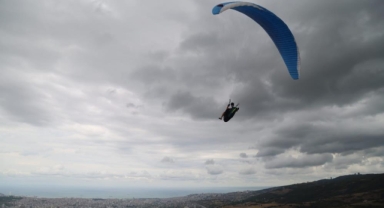 Gökyüzünde yarıştılar... Nefesleri kestiler!