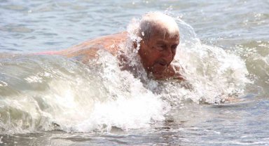 İki Kez Morgdan Döndü: 98 Yaşındaki Halil İbrahim Demirkanlı'nın İlham Veren Hayatı