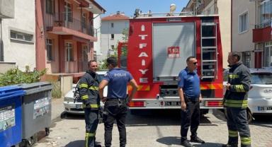 Oyun oynayan çocuklar garajda yangın çıkardı