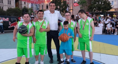 Özel Misafirler Giresun Sokak Basketbolu'na Renk Kattı