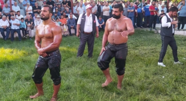 Pehlivanlar Karadeniz'de Kapıştı!