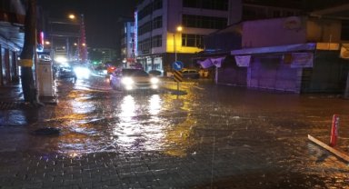 Sağanak su baskınına yol açtı