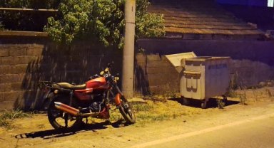 Samsun'da motosiklet sürücüsü çöp konteynerine çarptı