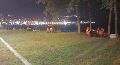 Sıcaktan bunalan Giresunlular kendilerini sahile attılar