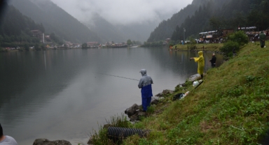 Uzungöl'de 7. Geleneksel Alabalık Avlama Yarışması yapıldı
