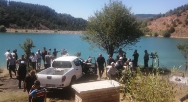 Torunlarını kurtaran dede kayboldu...