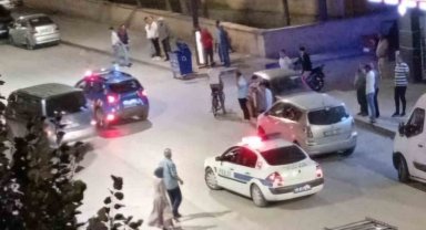 Husumetli iki grup birbirine girdi: 4 yaralı