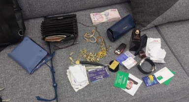 İçi altın, döviz, para ve ziynet eşyası dolu çanta buldu... Bakın ne yaptı?!