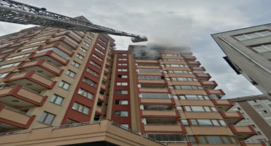 Rize'de 10. katta çıkan yangın yürekleri ağızlara getirdi...