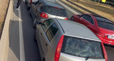 Zincirleme trafik kazasında 5 araç birbirine girdi