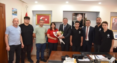 Espiye Şehit Cengiz Sarıbaş Lisesi Teknoloji Takımından Başkan Karadere’ye Teşekkür Ziyareti