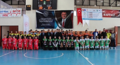 Eynesil’de Çocuklar Spora Doydu: Voleybol Turnuvası Büyük İlgi Gördü
