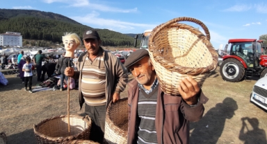 Geleneksel el sanatını fındık dallarından ördüğü sepetler ile yaşatıyor