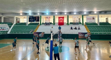 Giresun’da Kamu Spor Oyunları Voleybol Turnuvası Başladı