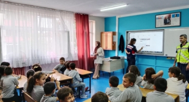 Giresun jandarmasından öğrencilere güvenli internet eğitimi