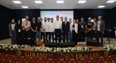 Giresun Üniversitesi Öğrencilerine “EFOR” Konseri: Öğrenciler doyasıya eğlendi