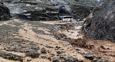 Giresun Valiliği uyarmıştı! Heyelanlar yaşandı, ulaşım aksadı